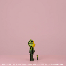 Load image into Gallery viewer, Bearbrick x CLOT Summer Fruits Snow Strawberry and Yellow watermelon 100% & 400% Set