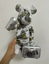 Load image into Gallery viewer, HEYTEA x BE@RBRICK 400% suit case and cup accessories
