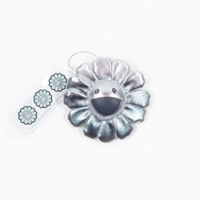 Load image into Gallery viewer, Takashi Murakami Flower Plush Pin 8cm