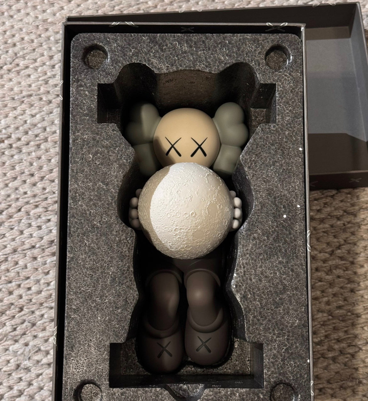 その他 Kaws:Holiday Shanghai KAWS Holiday Shanghai Vinyl Figures (Set of 3) - US
