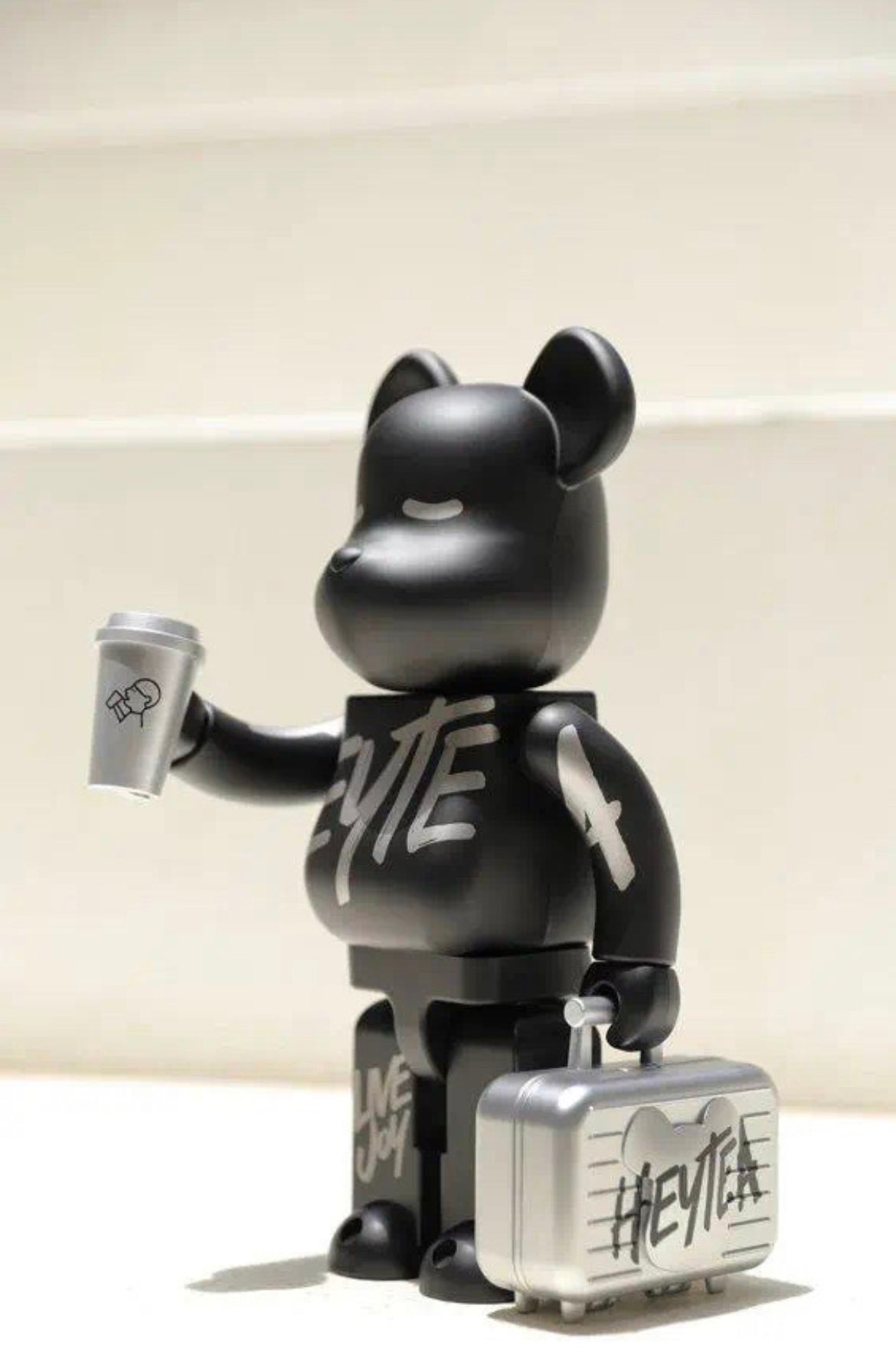 HEYTEA x BE@RBRICK 400% suit case and cup accessories – Designstoresyd