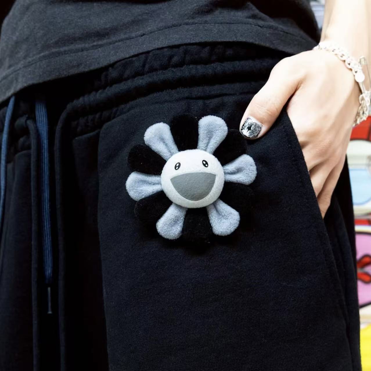 Takashi Murakami Black Grey Flower Plush Keychain – Designstoresyd