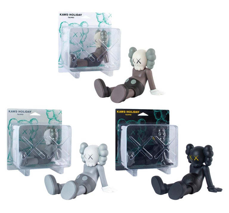 その他 KAWS Companion HOLIDAY open edition Companion open edition gray mono by kaws 2016 - Dope! Gallery