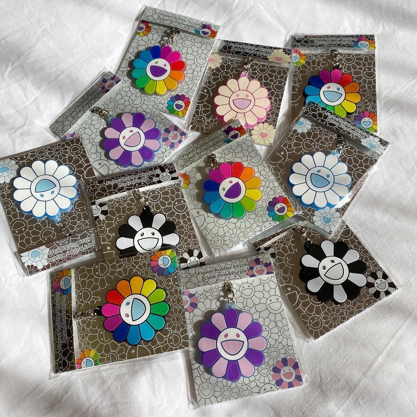 Takashi Murakami rainbow flower rubber keyring – Designstoresyd